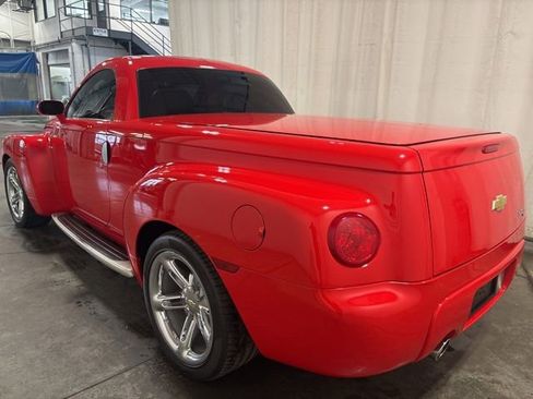 Used 2005 Chevrolet SSR w/ Preferred Equipment Group RWD image 7