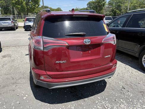 Used 2018 Toyota RAV4 Limited FWD image 9