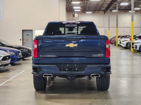 Used 2023 Chevrolet Silverado 1500 High Country w/ High Country Premium Package AWD/4WD image 9