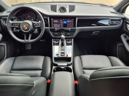 Certified 2026 Porsche Macan AWD/4WD image 22