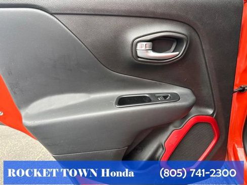 Used 2016 Jeep Renegade Trailhawk AWD/4WD image 10