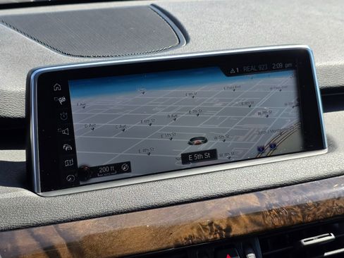 Used 2017 BMW X5 xDrive35i w/ M Sport Package image 39