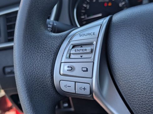 Used 2014 Nissan Rogue SV AWD/4WD image 20
