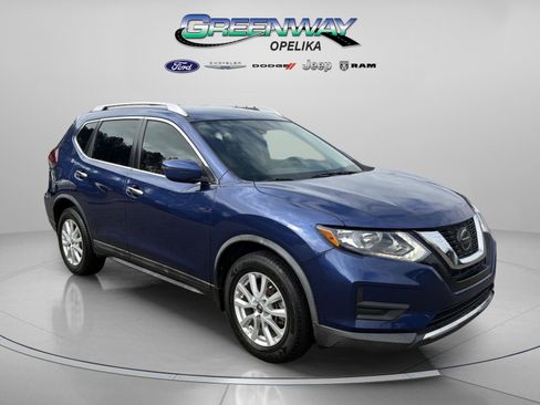 Used 2020 Nissan Rogue SV image 1