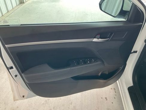 Used 2020 Hyundai Elantra SEL w/ Cargo Package (C1) FWD image 3