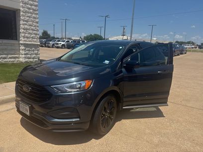 Used 2022 Ford Edge SE w/ Black Appearance Package