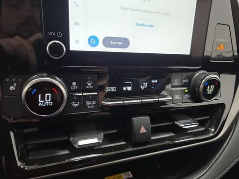 Certified 2025 Toyota Highlander XLE AWD/4WD image 19