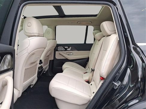 Used 2022 Mercedes-Benz GLS 450 4MATIC image 10