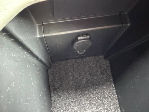 Used 2011 Toyota RAV4 4WD image 27