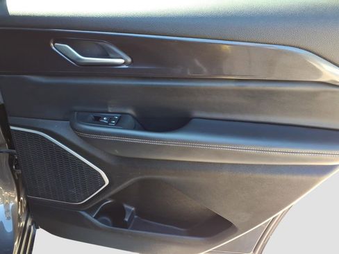 Used 2022 Jeep Grand Cherokee L Laredo w/ Luxury Tech Group I image 12