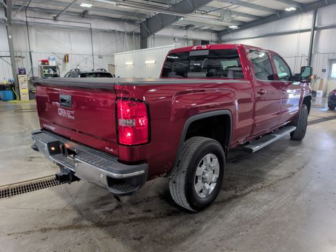 Used 2019 GMC Sierra 2500 SLE w/ SLE Preferred Package AWD/4WD image 3