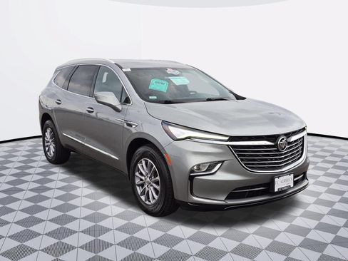 Certified 2023 Buick Enclave Essence AWD/4WD image 2