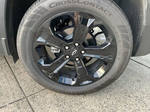 New 2025 Chevrolet Equinox LT w/ Midnight Edition image 12