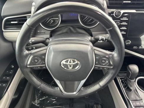 Used 2020 Toyota Camry XLE FWD image 25