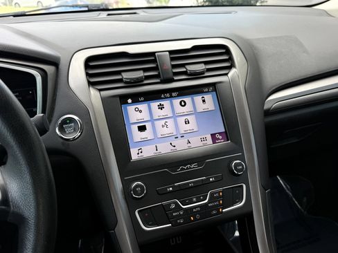 Used 2019 Ford Fusion SE FWD image 34