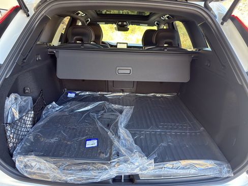 New 2026 Volvo XC60 T8 Ultra w/ Climate Package PRO AWD/4WD image 22