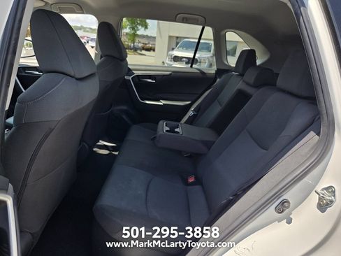 Used 2025 Toyota RAV4 XLE AWD/4WD image 10