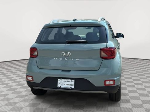 Used 2026 Hyundai Venue SEL FWD image 7