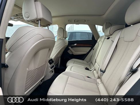 Used 2023 Audi Q5 2.0T Premium Plus w/ Premium Plus Package AWD/4WD image 16