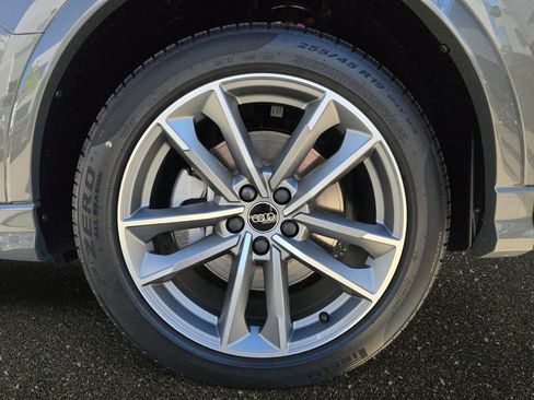 Certified 2025 Audi Q3 2.0T Premium w/ Convenience Package image 33