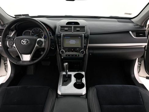 Used 2014 Toyota Camry SE w/ Leather Package image 21