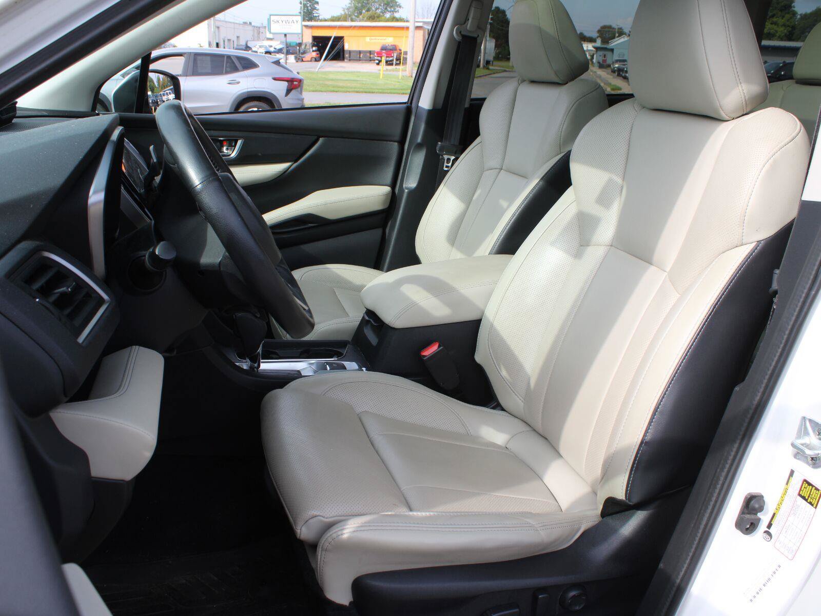 Used 2023 Subaru Ascent Limited w/ Technology Package AWD/4WD image 16