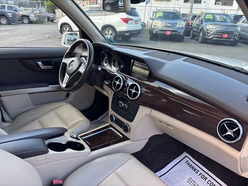 Used 2015 Mercedes-Benz GLK 350 4MATIC image 29