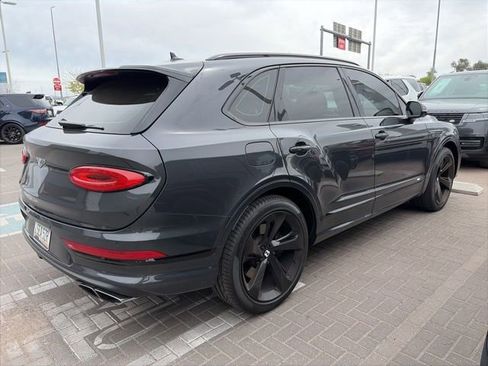 Used 2021 Bentley Bentayga AWD/4WD image 3