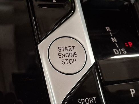 Certified 2024 BMW X7 xDrive40i w/ M Sport Package image 19