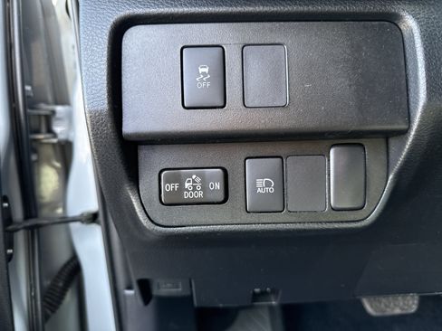 Used 2020 Toyota Tacoma SR5 image 25