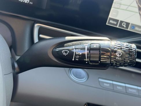 Used 2025 Hyundai Elantra SEL FWD image 24