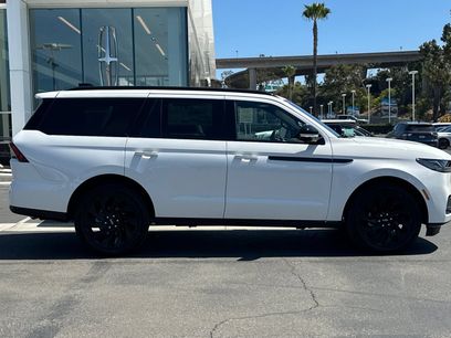 New 2026 Lincoln Navigator Reserve w/ Jet Appearance Package