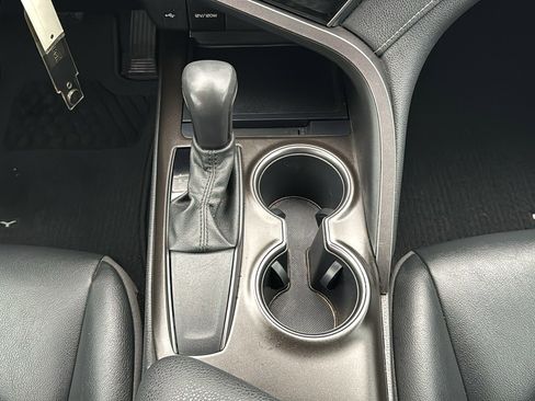 Used 2021 Toyota Camry SE w/ Carpet Mat Package (TMS) image 33