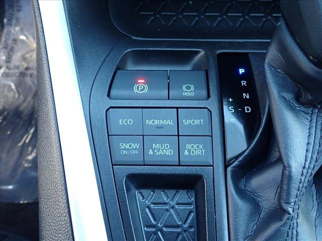 Used 2022 Toyota RAV4 XLE AWD/4WD image 21