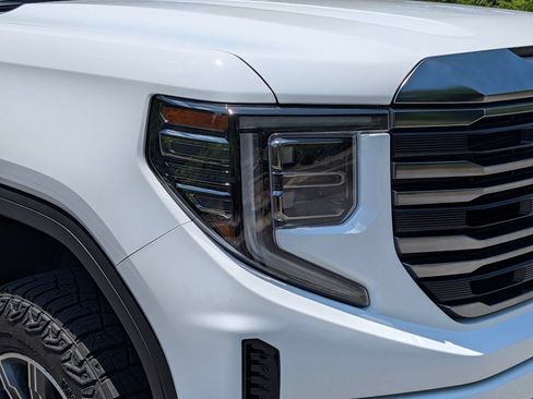Used 2024 GMC Sierra 1500 AT4 w/ Technology Package AWD/4WD image 15