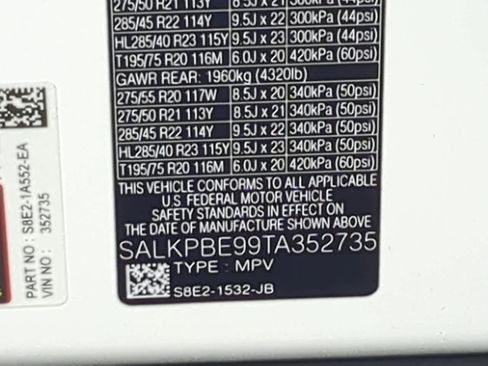 New 2026 Land Rover Range Rover Long Wheelbase SE image 39