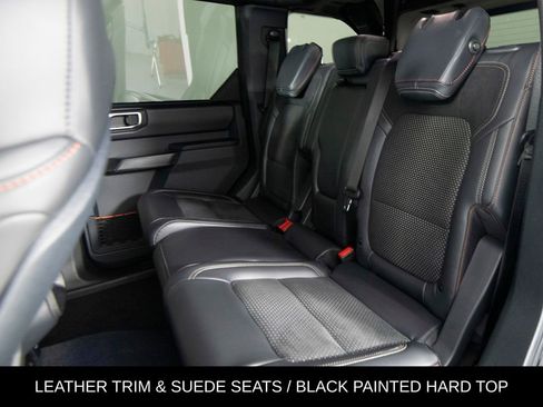 Used 2025 Ford Bronco Raptor AWD/4WD image 31