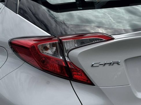 Used 2018 Toyota C-HR XLE FWD image 13