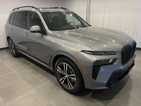 New 2026 BMW X7 xDrive40i w/ M Sport Package AWD/4WD image 3