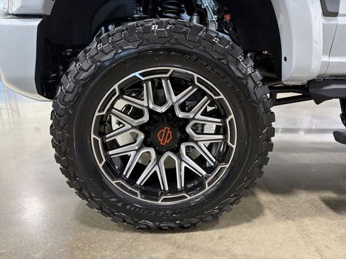 New 2026 Ford F250 Lariat w/ Black Appearance Package image 15