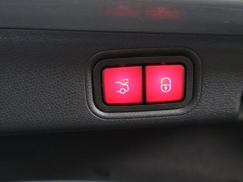 Used 2021 Mercedes-Benz E 350 4MATIC Sedan w/ Premium Package image 51