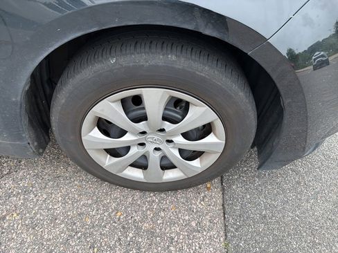 Used 2025 Toyota Corolla LE FWD image 38