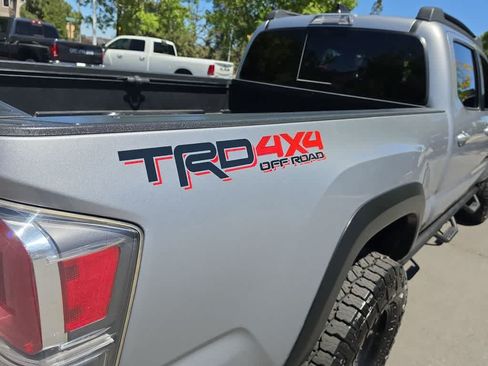 Used 2021 Toyota Tacoma TRD Off-Road w/ TRD Premium Off Road Package AWD/4WD image 27