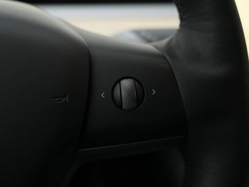 Used 2023 Tesla Model Y Long Range image 45