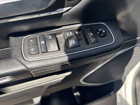 Used 2021 RAM 1500 Laramie AWD/4WD image 11