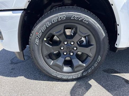 New 2026 RAM 1500 4x4 Crew Cab image 33