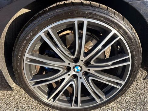 Used 2019 BMW M550i xDrive w/ Premium Package 2 image 10