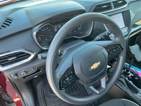 Used 2023 Chevrolet TrailBlazer LT FWD image 10