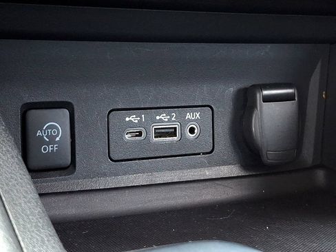 Used 2025 Nissan Sentra SR FWD image 23