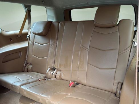 Used 2016 Cadillac Escalade ESV Platinum AWD/4WD image 30